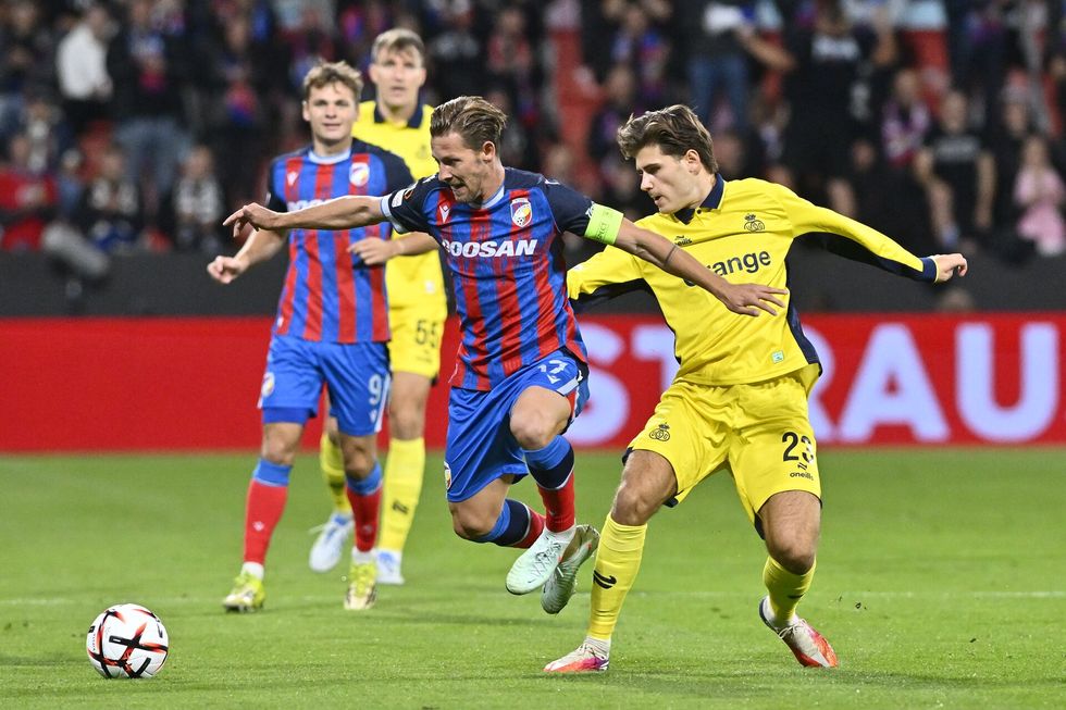 Otřesně slabá Plzeň! Průměrná a laxně bránící... V Belgii nemají pro Viktorii žádné uznání Otřesně slabá Plzeň! Průměrná a laxně bránící... V Belgii nemají pro Viktorii žádné uznání