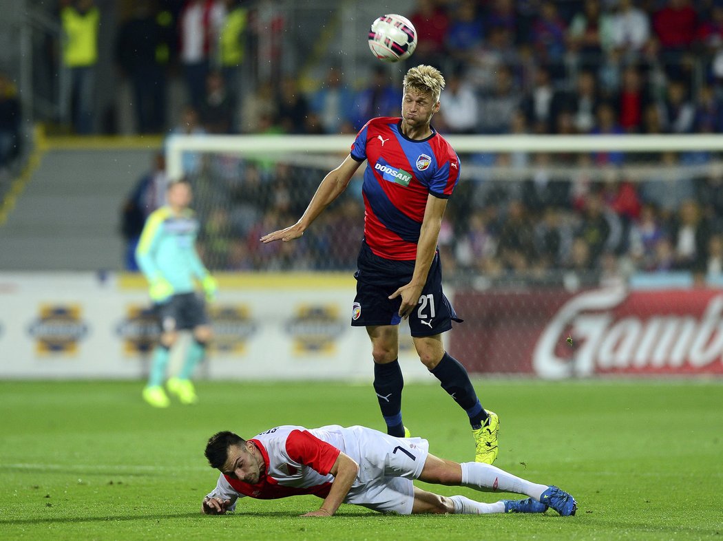 Václav Procházka odváděl po celý zápas s Vojvodinou perfektní defenzivní práci