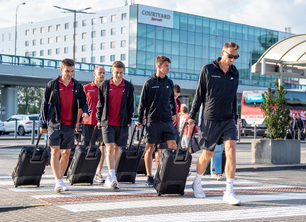 Fotbalisté Sparty ve středu odletěli do Turecka k odvetě 3. předkola Evropské ligy, v Trabzonu je čeká peklo