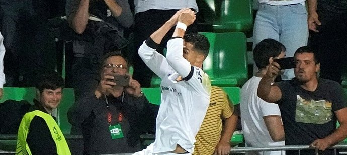 Evropská liga: Vaclík s debaklem, Ronaldo s gólem. Trefil se i Hancko