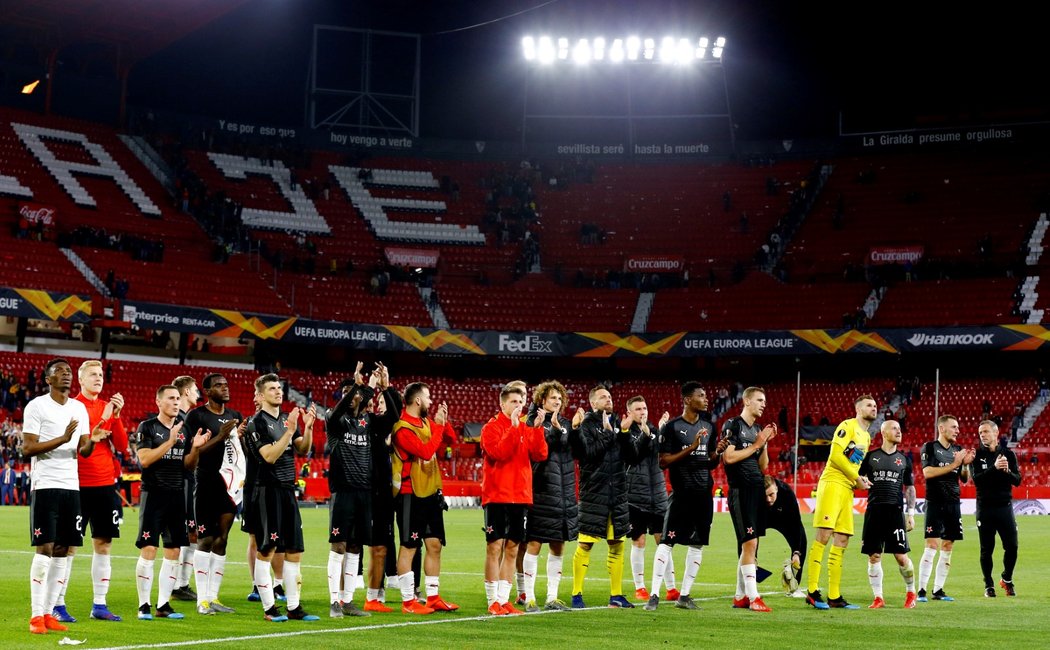 Slavia uhrála v Seville senzační remízu 2:2 a má nadějnou pozici do domácí odvety