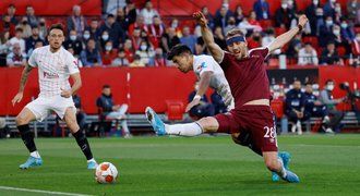 West Ham se Součkem prohrál v Seville, Barcelona - Galatasaray 0:0