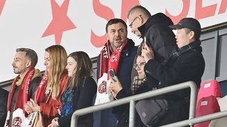 Tykačova Slavia jako konec velkých čínských investic. Čekají fotbal miliardářské války a přidá se Babiš?