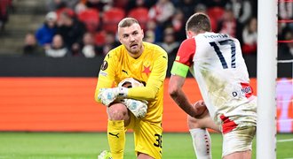 Slavia - AC Milán 1:3. Marný boj v deseti, Jurásek v závěru jen snížil