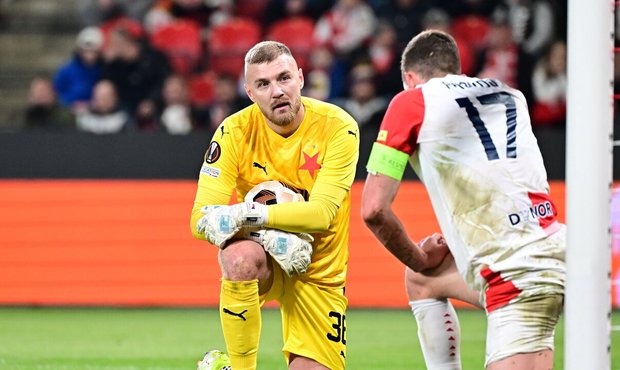 Slavia - AC Milán 1:3. Marný boj v deseti, Jurásek v závěru jen snížil