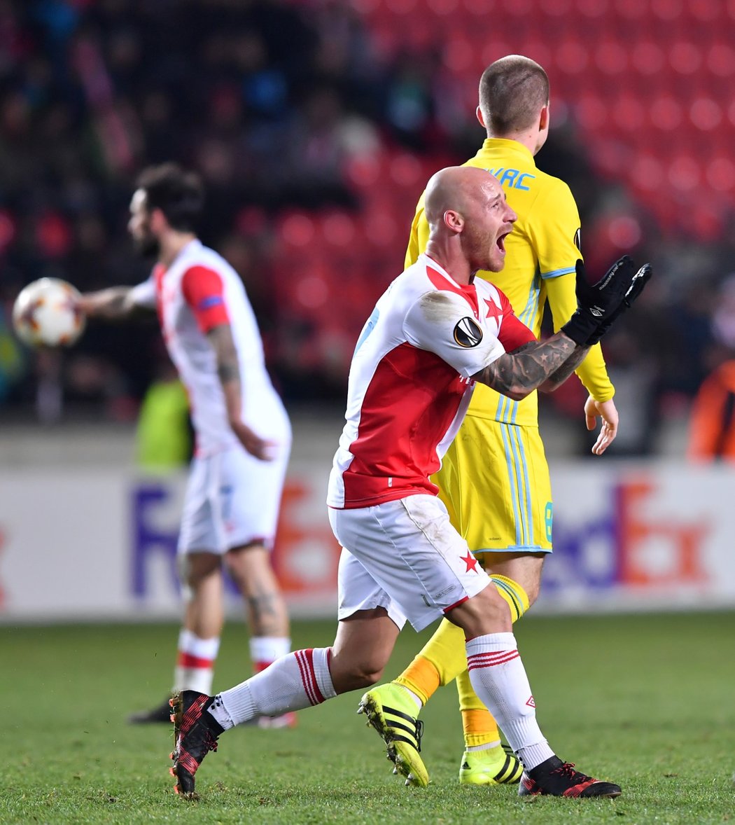 Rozvzteklený Miroslav Stoch v zápase Slavie s Astanou