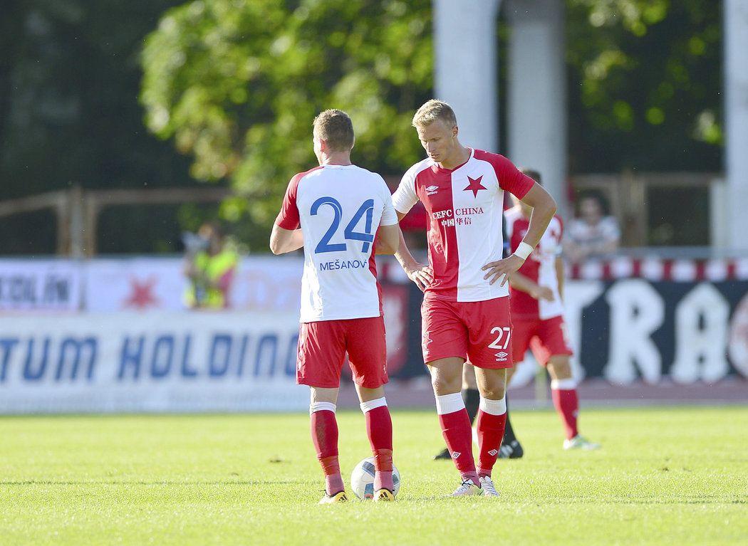 Dvojice Mešanovič, Barák rozehrává po obdržené brance