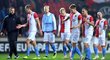Nespokojenost a smutek ve tvářích slávistických hráčů po konci utkání proti FC Kodaň
