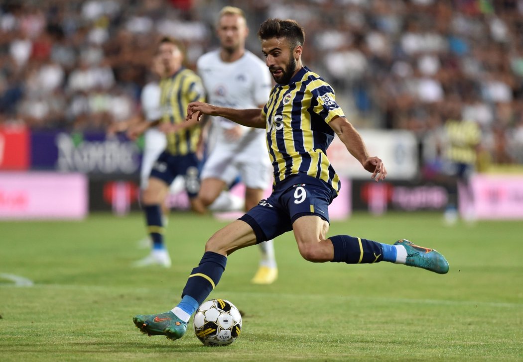 Diego Rossi z Fenerbahce