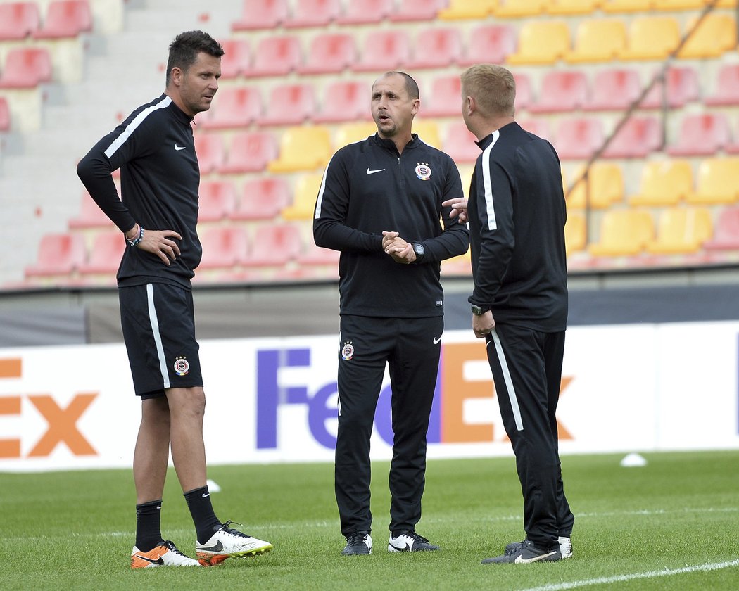 Trojice trenérů Sparty David Holoubek, Zdeněk Svoboda a Stanislav Hejkal