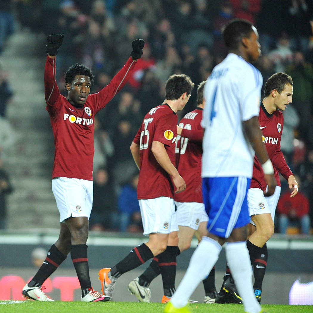 Bony Wilfried a jeho radost po třetím gólu do sítě Lausanne