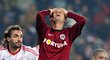 Marek Matějovský se chytá za hlavu po neproměněné šanci proti Liverpoolu