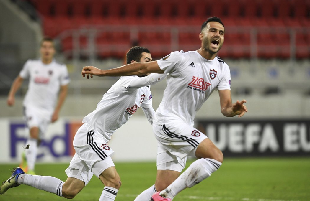 Íránský fotbalista ve službách Trnavy Ali Ghorbani slaví trefu proti Dinamu Záhřeb.