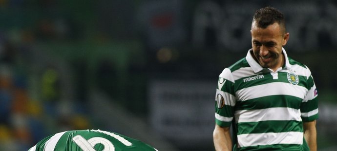 Útočník Sportingu se snažil se sprejem nakreslit vzkaz své matce