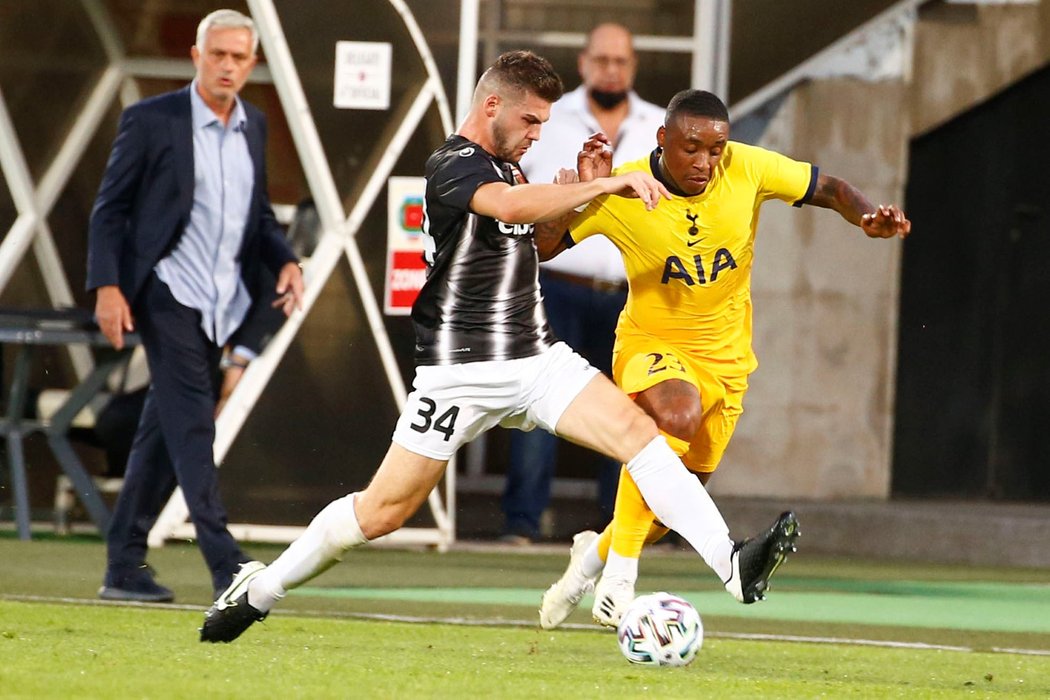 Tottenham se ve 2. předkole Evropské ligy na postup pořádně nadřel. Proti Lokomotivu Plovdiv otočil zápas ve svůj prospěch až v závěru, kdy domácí dohrávali v bez dvou vyloučených hráčů