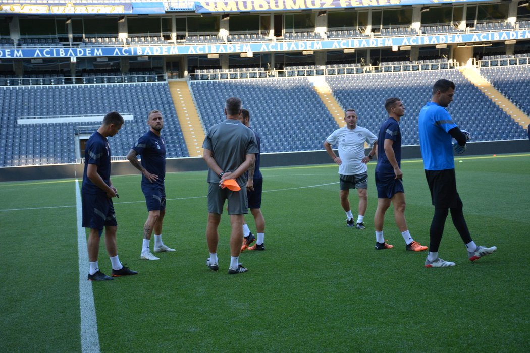 Fotbalisté Slovácka si zatrénovali na velkém stadionu Fenerbahce