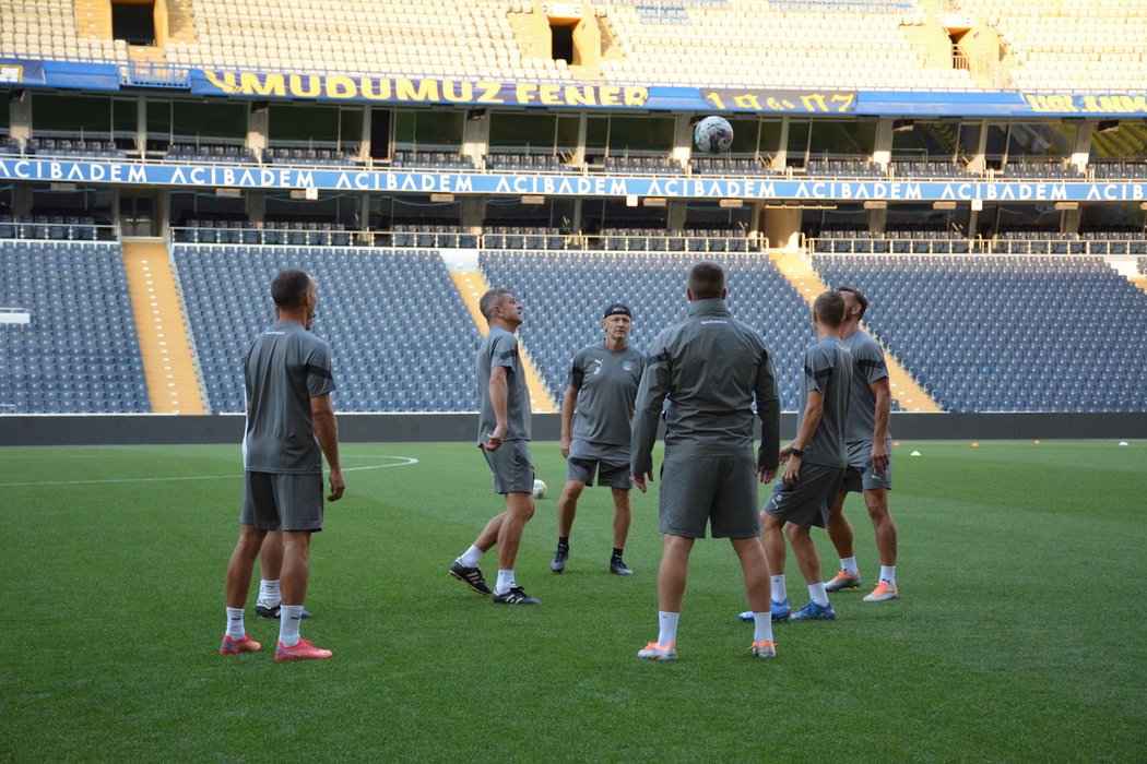 Fotbalisté Slovácka si zatrénovali na velkém stadionu Fenerbahce