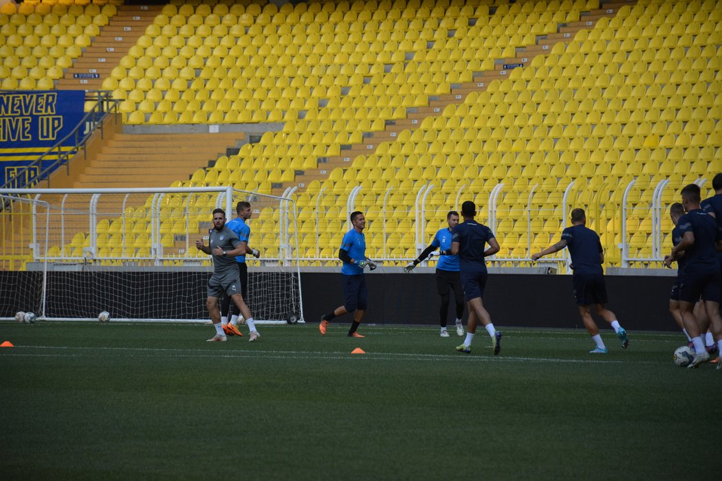 Fotbalisté Slovácka si zatrénovali na velkém stadionu Fenerbahce