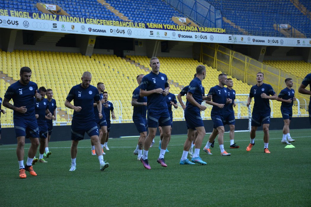 Fotbalisté Slovácka si zatrénovali na velkém stadionu Fenerbahce