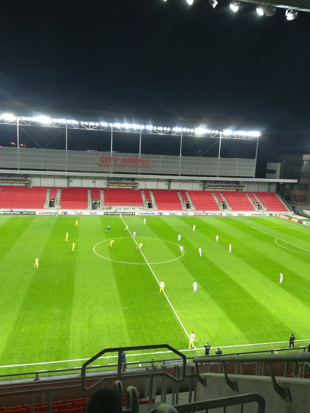 Prázdný trnavský stadion při utkání Evropské ligy proti Záhřebu