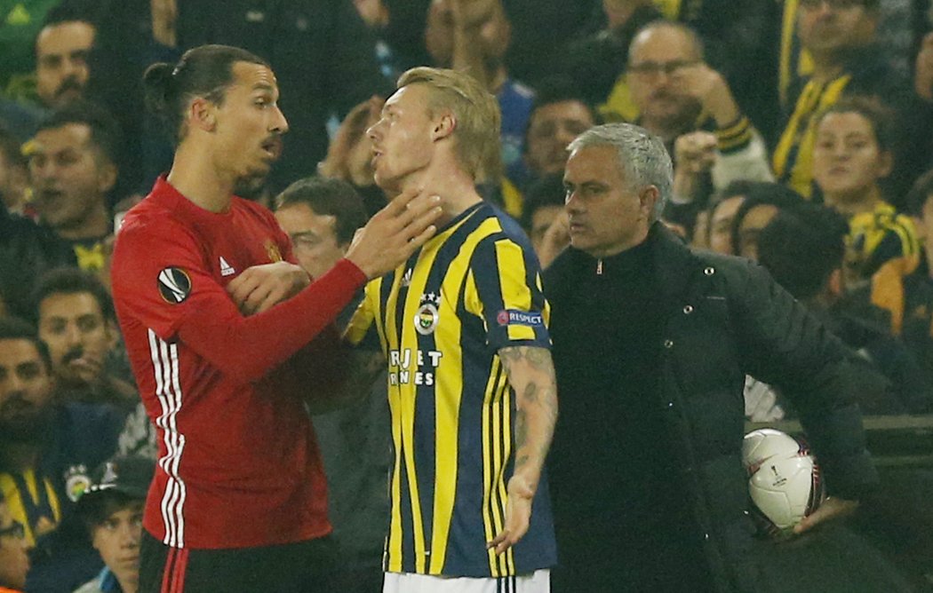 Divoký obrázek z utkání Fenerbahce - United