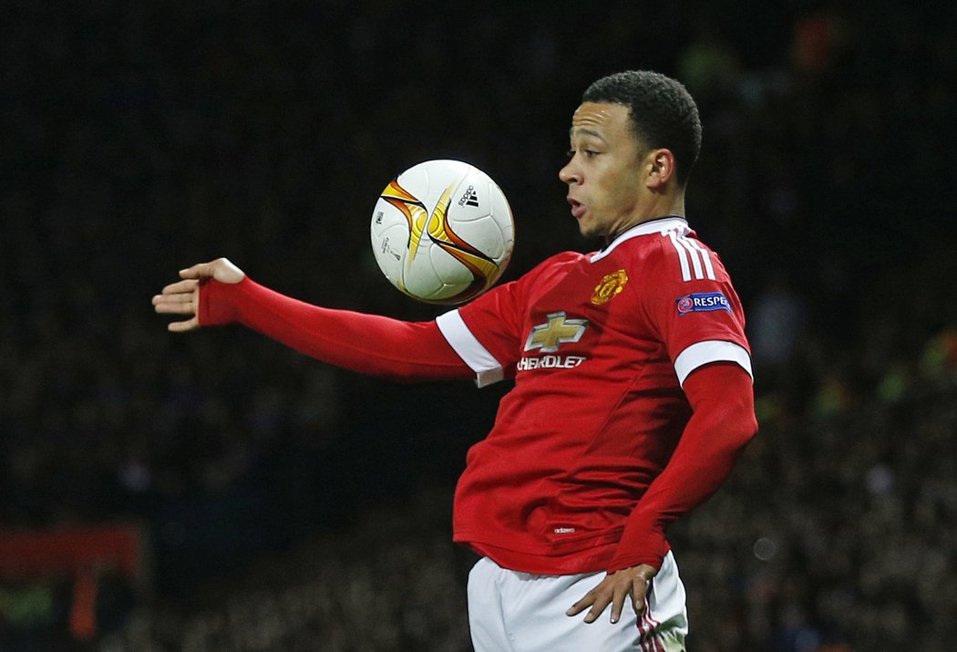 Memphis Depay znamenal pro obranu dánského mistra stálé nebezpečí