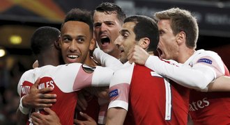 Čechův Arsenal má nakročeno do finále EL, Chelsea pouze remizovala