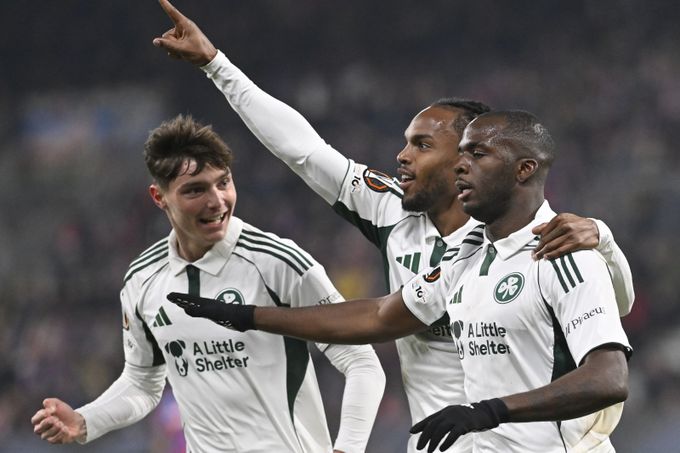 ONLINE: Plzeň - Panathinaikos 0:1. Velká šance domácích, Lawal z dobré pozice přestřelil ONLINE: Plzeň - Panathinaikos 0:1. Velká šance domácích, Lawal z dobré pozice přestřelil