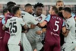 EL ONLINE: West Ham - Leverkusen 1:1, Schick už dohrál. Liverpool vypadl