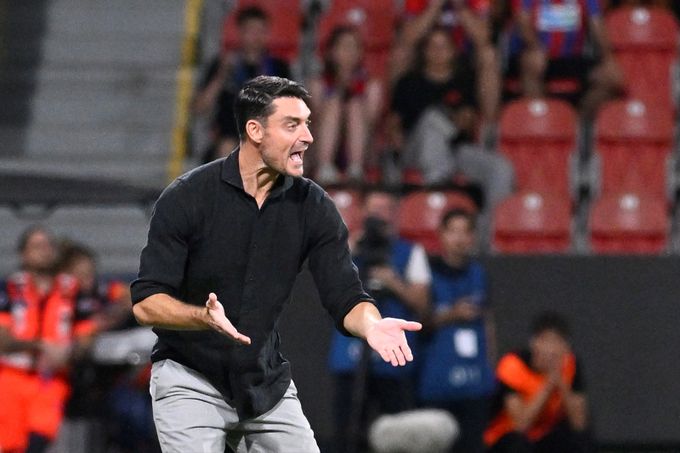 Kouč CZ Bělehrad v Plzni: Když je rovnováha na jedné straně. Vyzval UEFA, aby prošetřila sudí Kouč CZ Bělehrad v Plzni: Když je rovnováha na jedné straně. Vyzval UEFA, aby prošetřila sudí