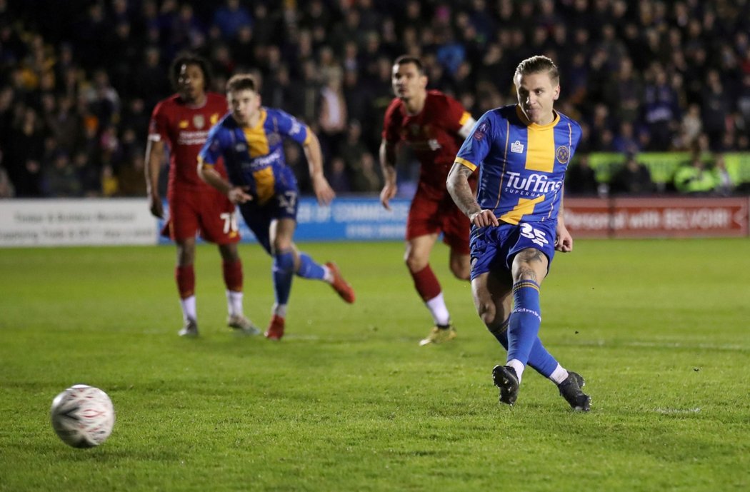 Střídající Jason Cummings se stal hrdinou Shrewsbury, dvěma góly zařídil remízu proti Liverpoolu ve 4. kole FA Cupu