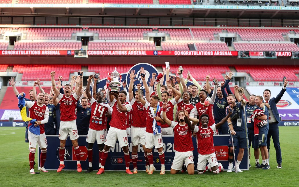 Fotbalisté Arsenalu získali rekordní 14. FA Cup. Ve finále porazili Chelsea 2:1