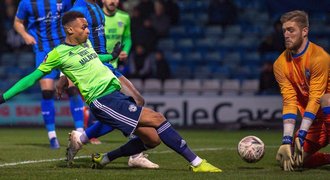 Dlouhán Holý zářil v FA Cupu! Desátou nulou pomohl vyřadit Cardiff