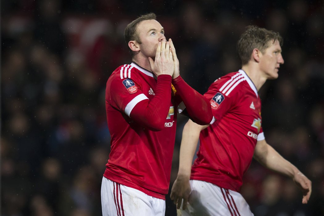 To zase bylo trápení. Wayne Rooney dobře ví, že se Manchester United hodně nadřel na vítězství v FA Cupu nad Sheffieldem United 1:0. Rooney proměnil v nastavení penaltu.