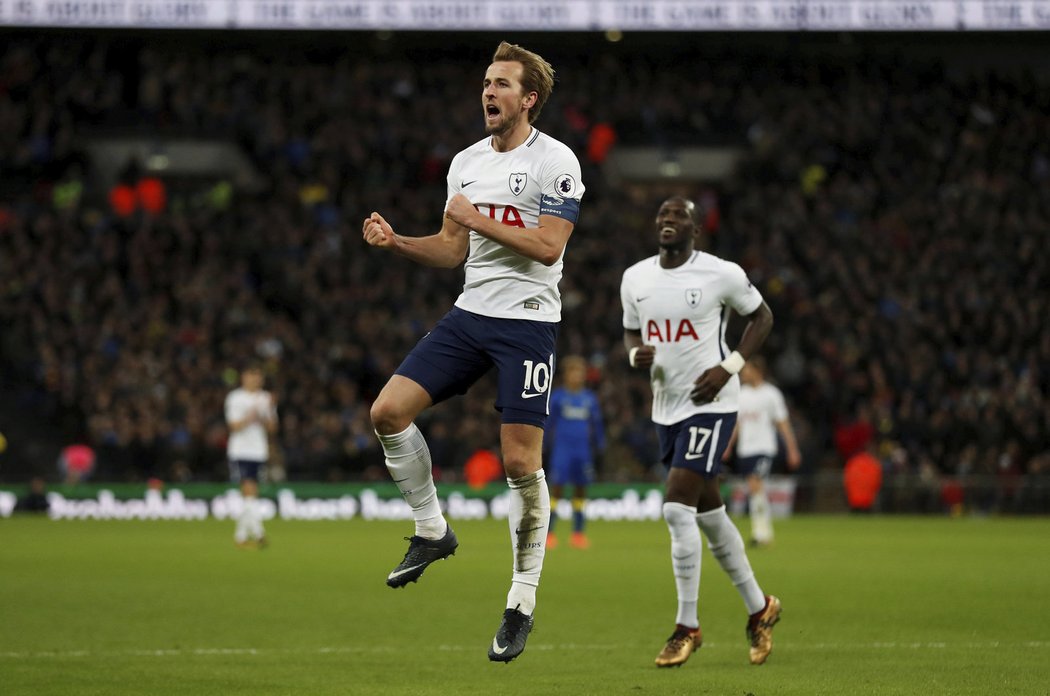 Harry Kane slaví jeden z mnoha svých gólů