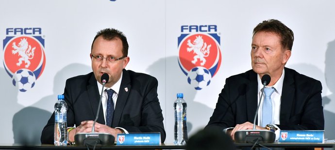 Budou po zatčení Romana Berbra (vpravo) a spol. dříve volby ve FAČR? Předseda Martin Malík zatím mlčí