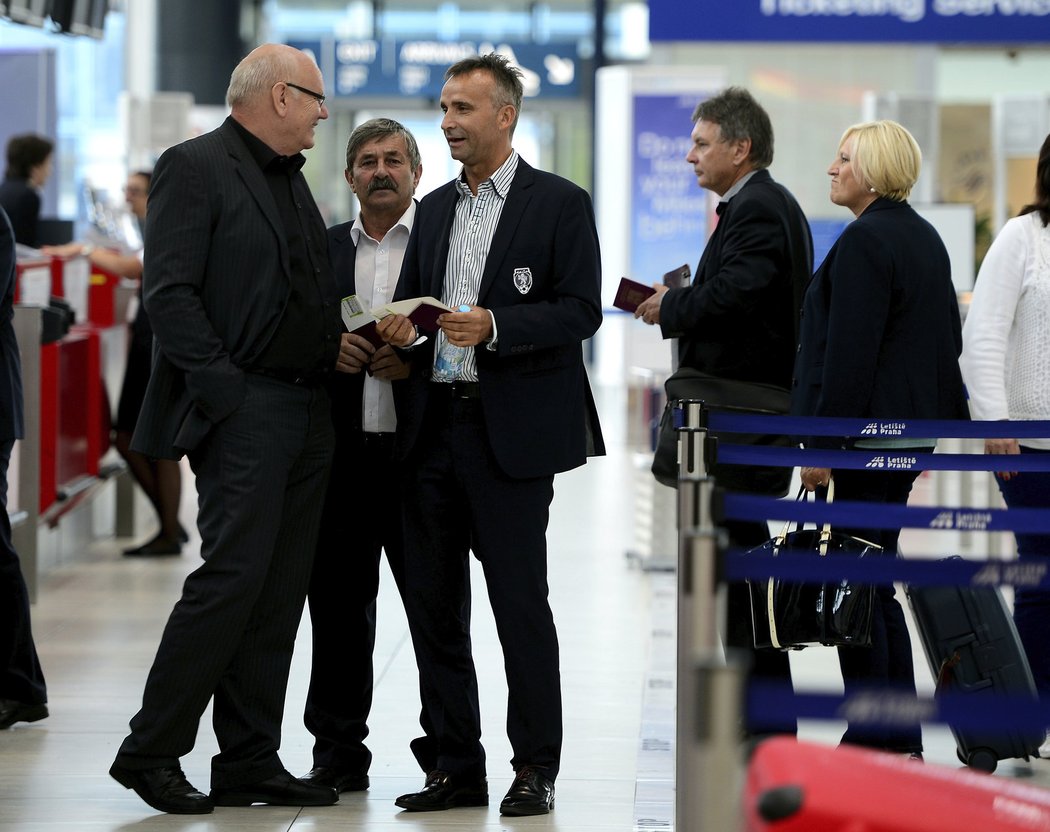 Členové výkonného výboru FAČR. Zleva Zdeněk Zlámal, Miroslav Vrzáček a Pavel Blaha