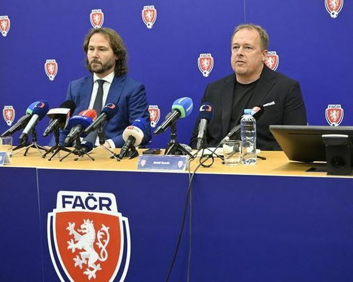 Předseda FAČR David Trunda a reprezentační manažer fotbalového národního týmu Pavel Nedvěd Předseda FAČR David Trunda a reprezentační manažer fotbalového národního týmu Pavel Nedvěd