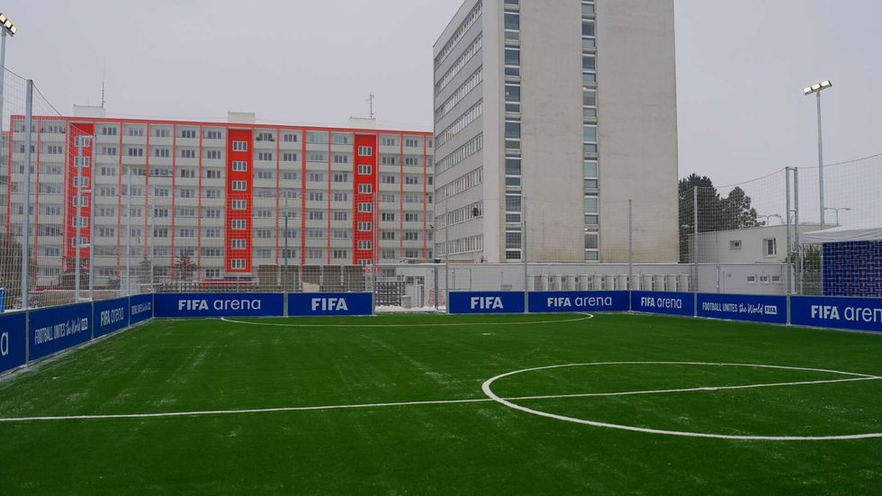 Pavel Nedvěd s předsedou FAČR Davidem Trundou otevřeli v Mladé Boleslavi první FIFA Arenu v zemi