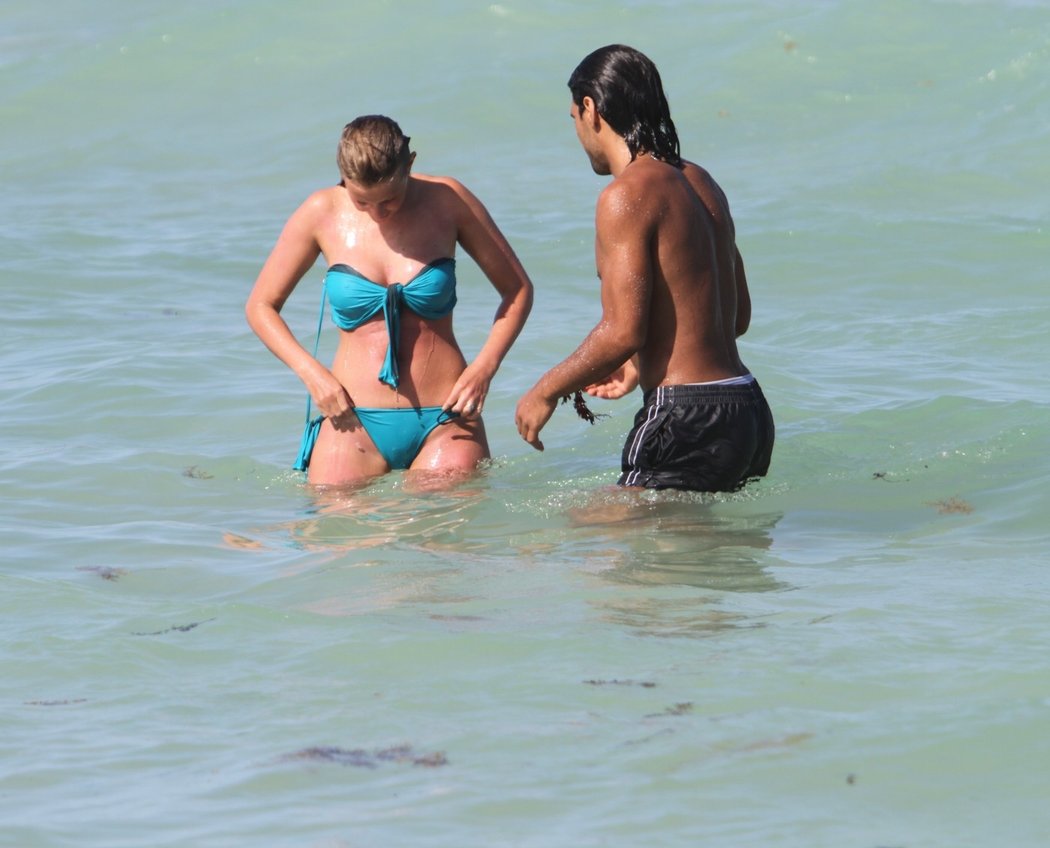 Kolumbijský snajpr Atlétika Madrid Falcao na dovolené s přítelkyní na Miami Beach