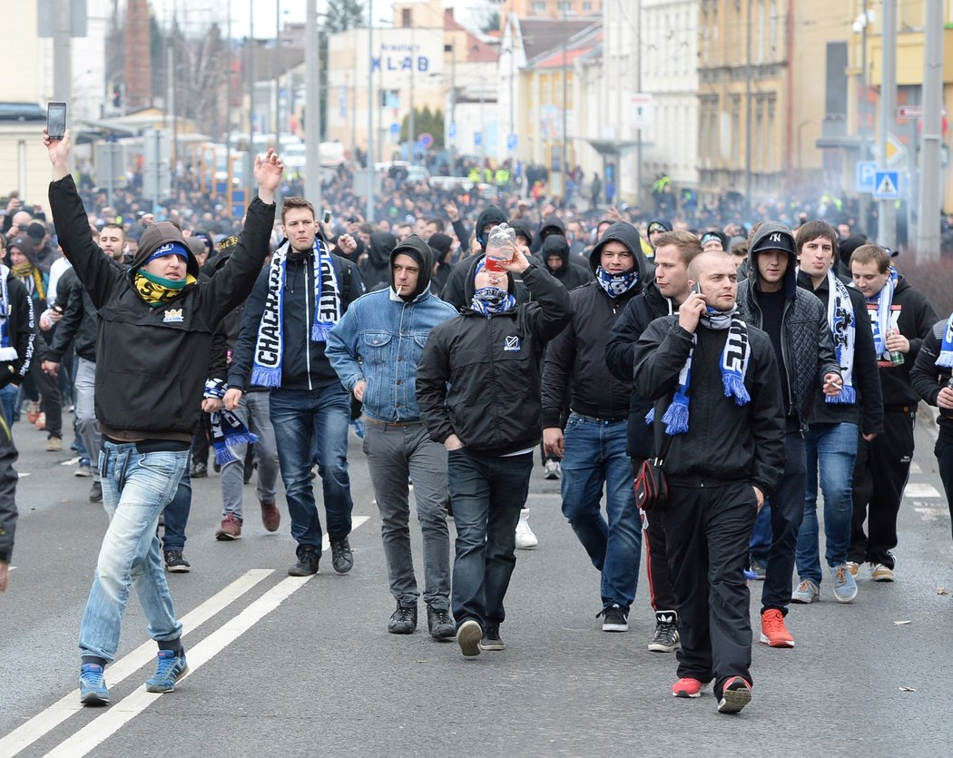 Pochod fanoušků Baníku Ostrava na utkání s Opavou