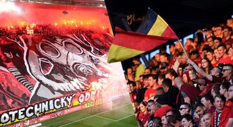 Fotbal bez fanoušků. Změní se to? Kluby řeší, jak je dostat na stadion