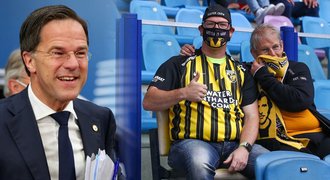 Nizozemský premiér k fanouškům: Mlčte a seďte! Jen se dívejte na zápas