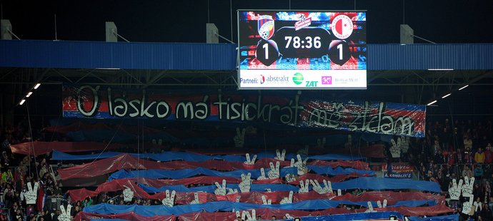 Kotel plzeňských fanoušků začal v utkání se Slavií fandit až ve druhém poločase