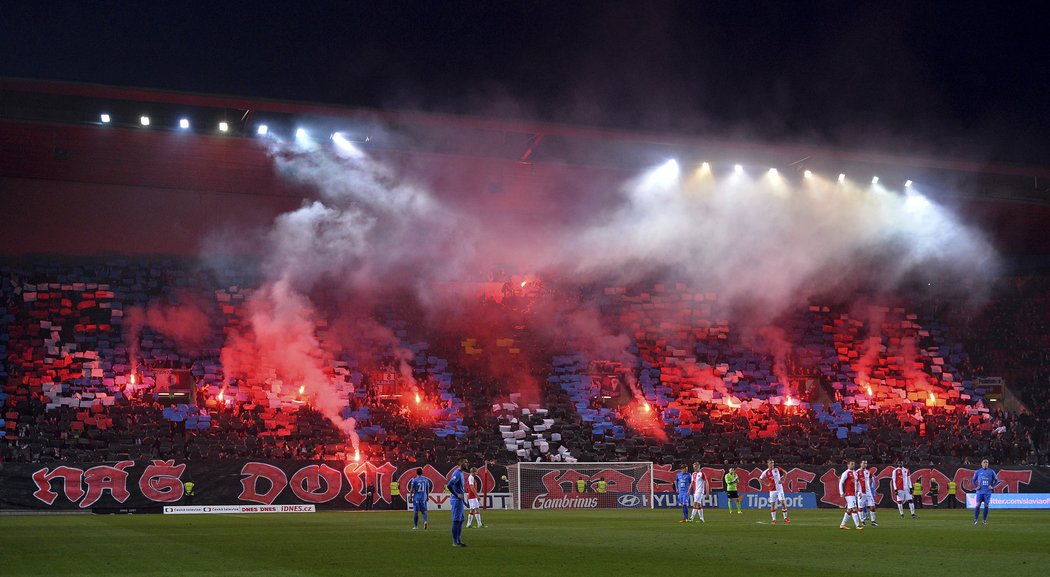 Choreo fanoušků Slavie