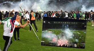 Šílenství ve Francii. Fans St. Étienne po sestupu řádili, hráči utíkali