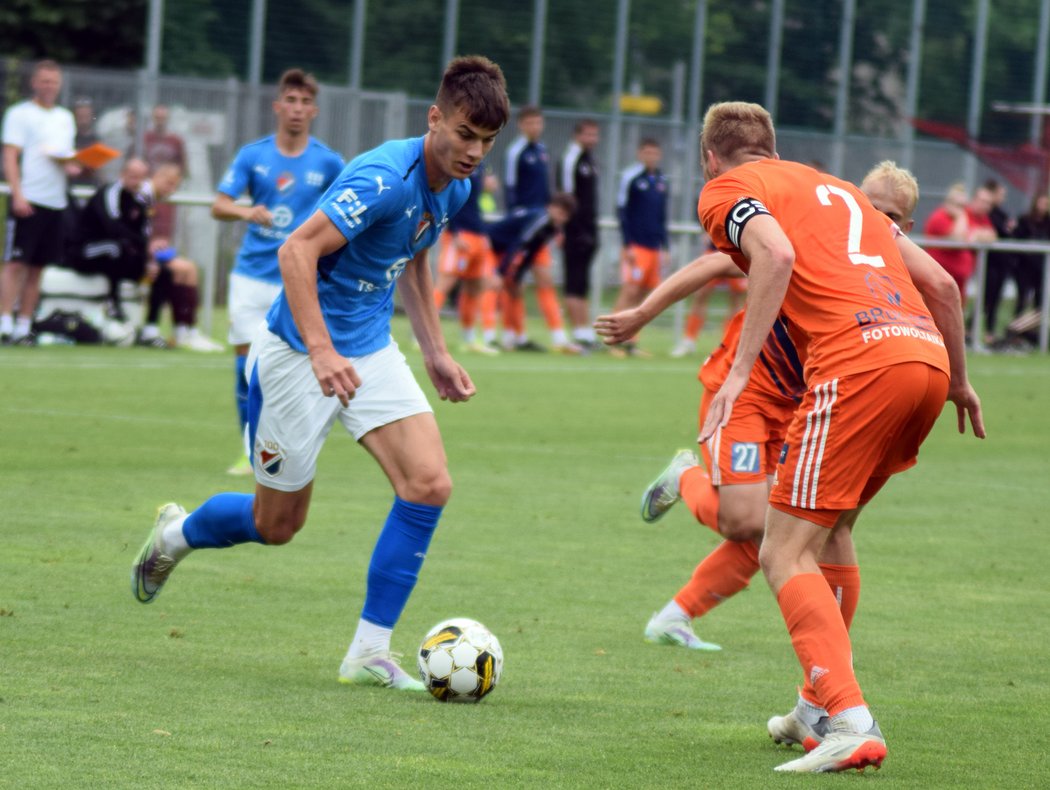 Baník (v modrém) remizoval s polskou Termalicou 0:0.