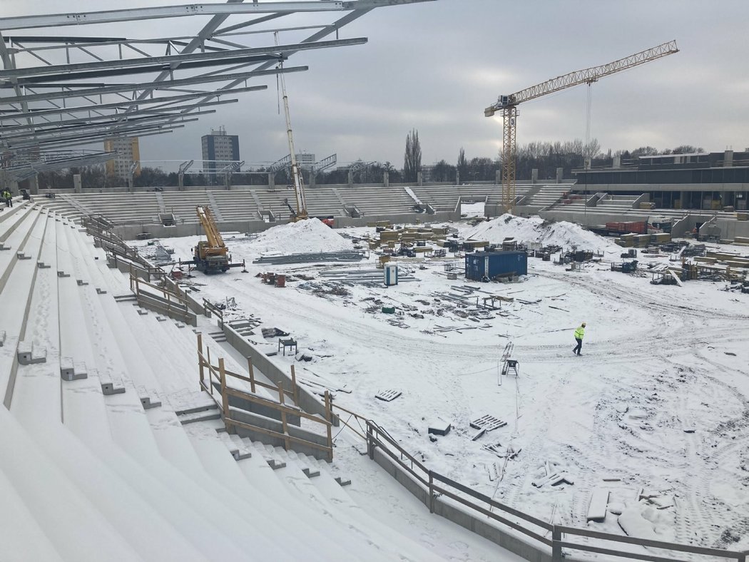 Stavba hradeckého stadionu pokračuje