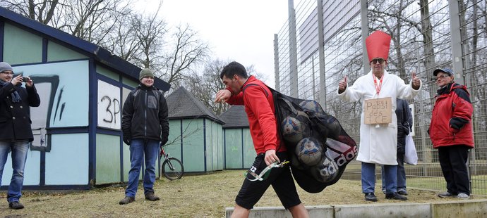 Fenin dostal požehnání i od papeže