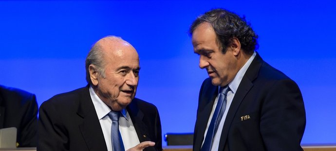 Sepp Blatter a Michel Platini se dočkali kosmetického snížení trestu...